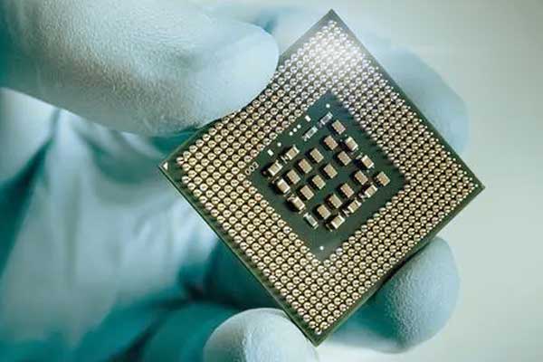 在芯片制造中，激光切割機扮演的角色是什么？(圖2)